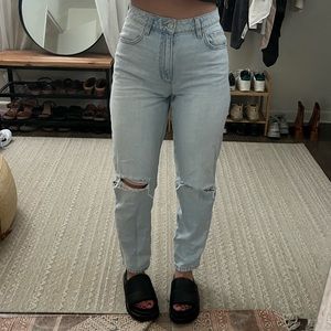 HIGH WAISTED DYNAMITE LIGHT WASH JEANS